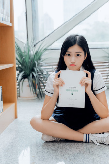 女巫绑定反派系统掉马甲了